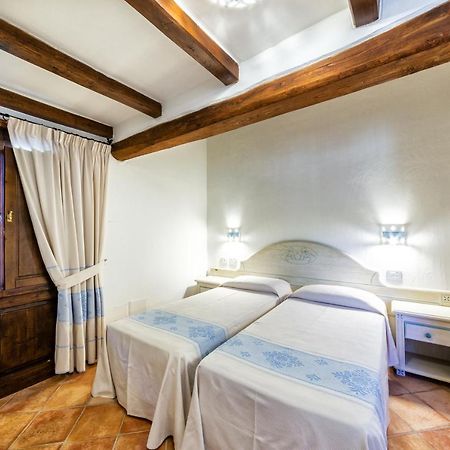 Hotel Costa Caddu San Teodoro  Exteriör bild