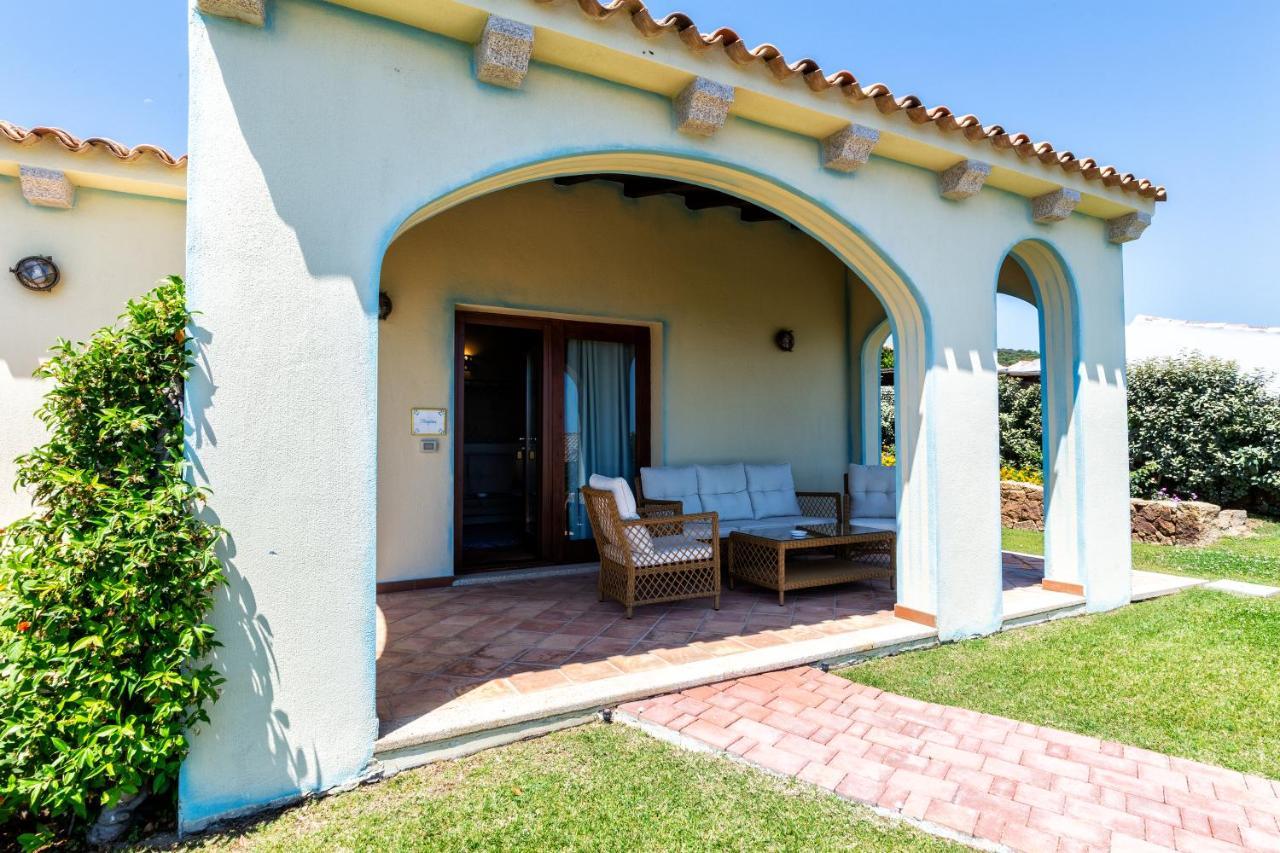 Hotel Costa Caddu San Teodoro  Exteriör bild