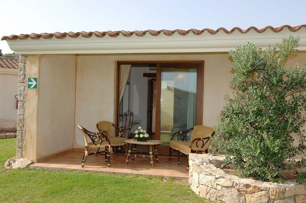 Hotel Costa Caddu San Teodoro  Exteriör bild