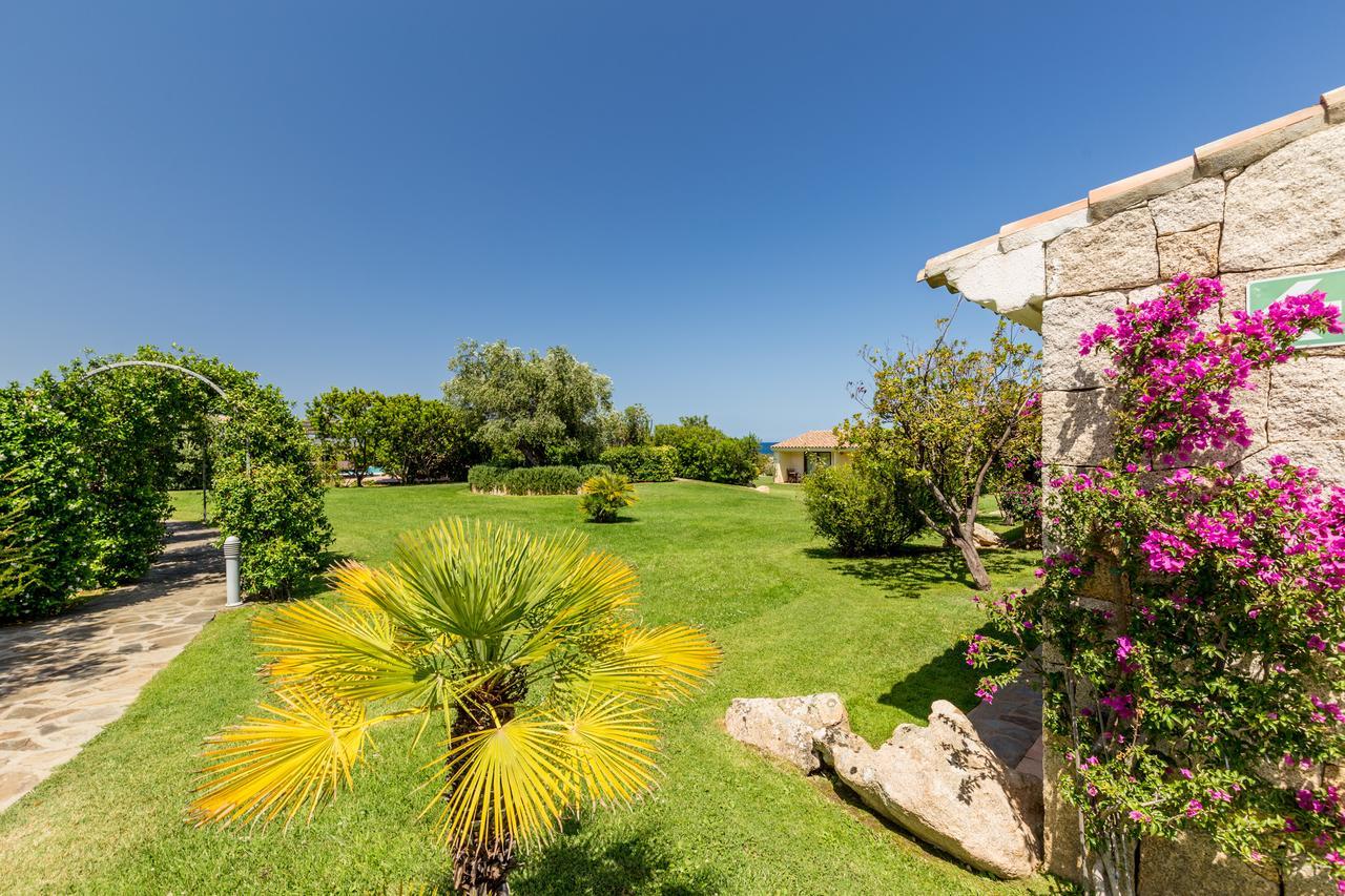 Hotel Costa Caddu San Teodoro  Exteriör bild