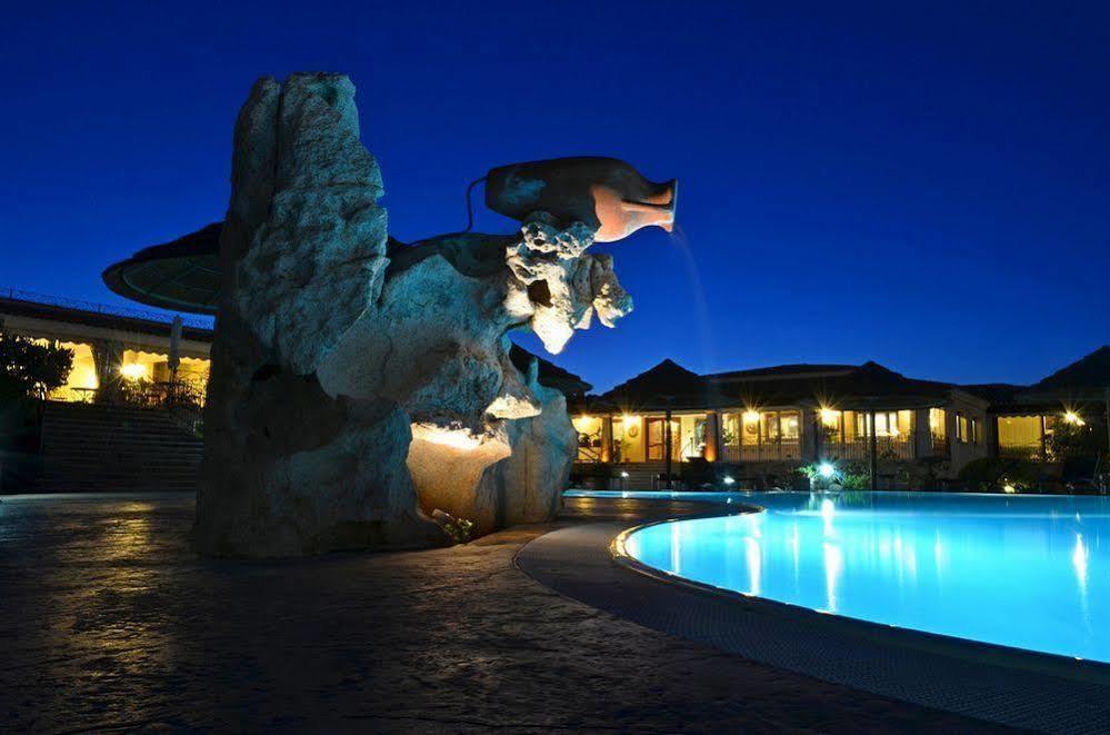 Hotel Costa Caddu San Teodoro  Exteriör bild