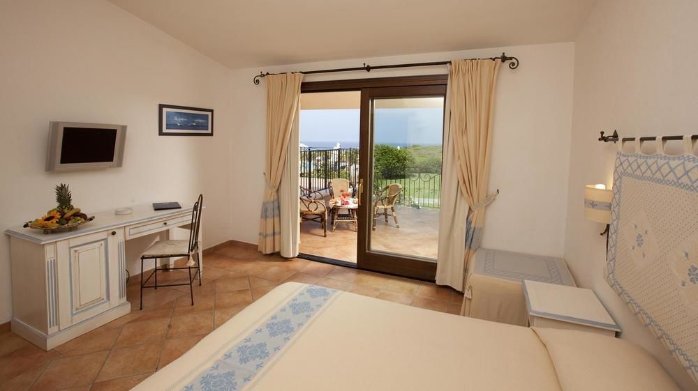 Hotel Costa Caddu San Teodoro  Exteriör bild
