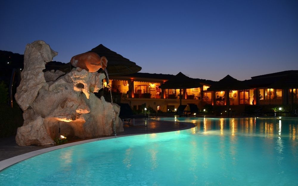 Hotel Costa Caddu San Teodoro  Exteriör bild